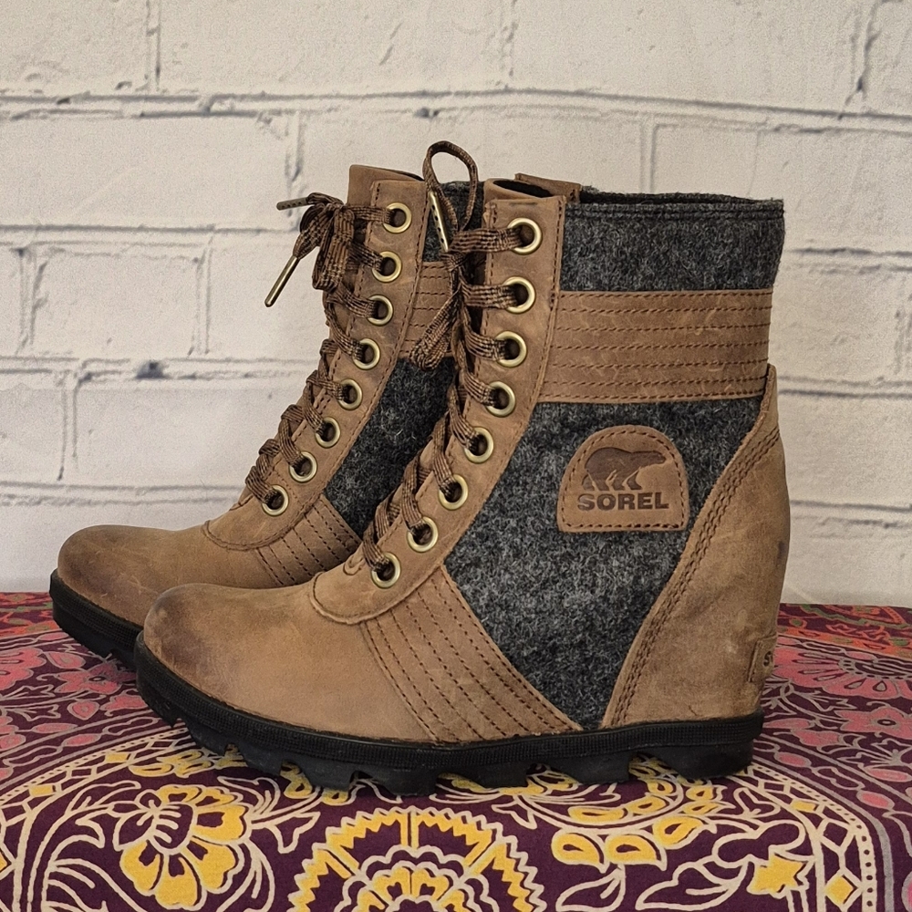 Sorel Women's Tan and Gray Wedge Boots